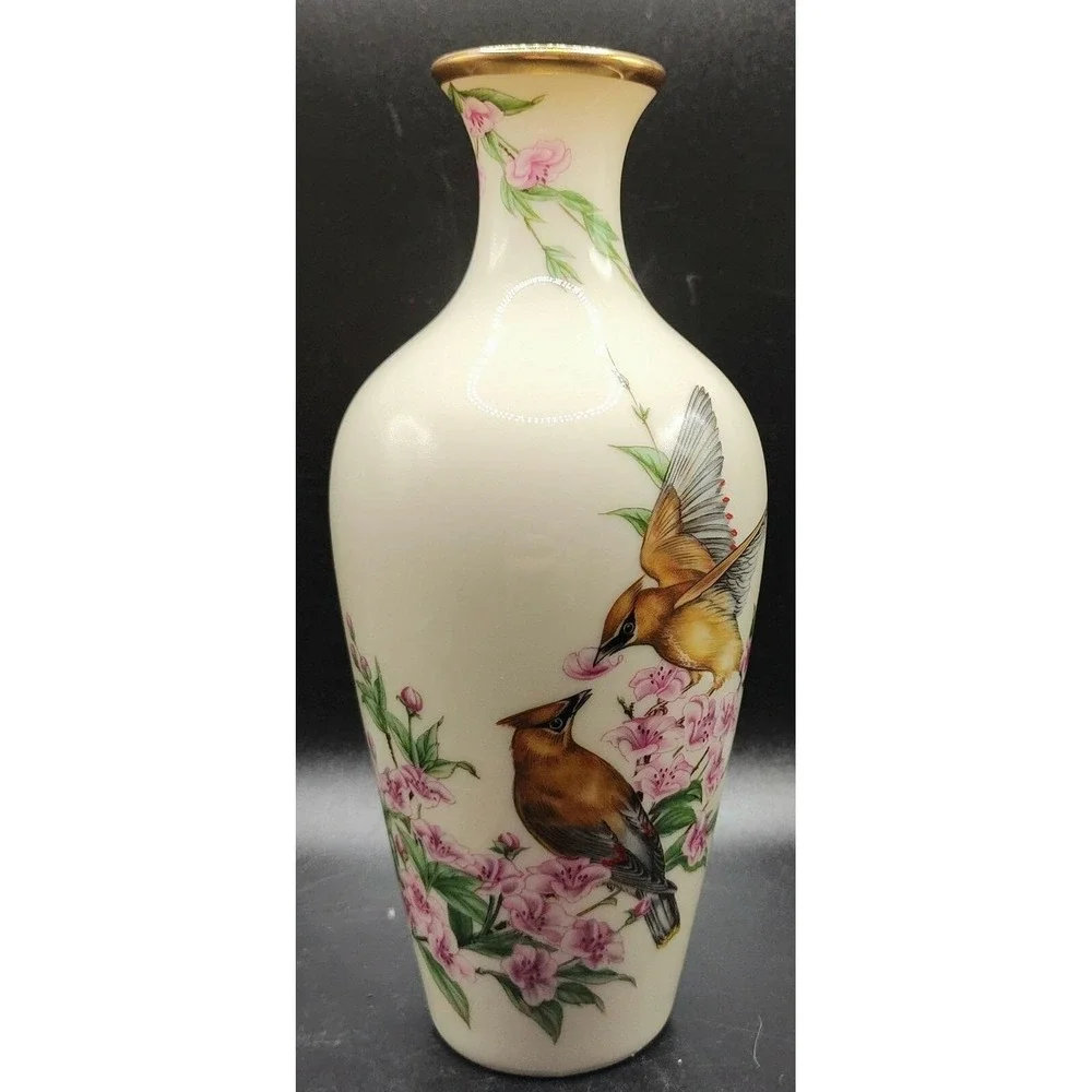 Vintage LENOX The Gift of Love Vase Floral‎ and Birds Waxwing  7